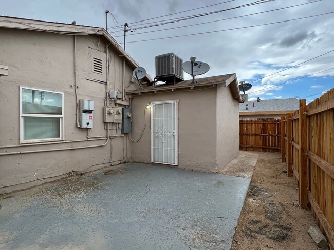 Building Photo - P026
