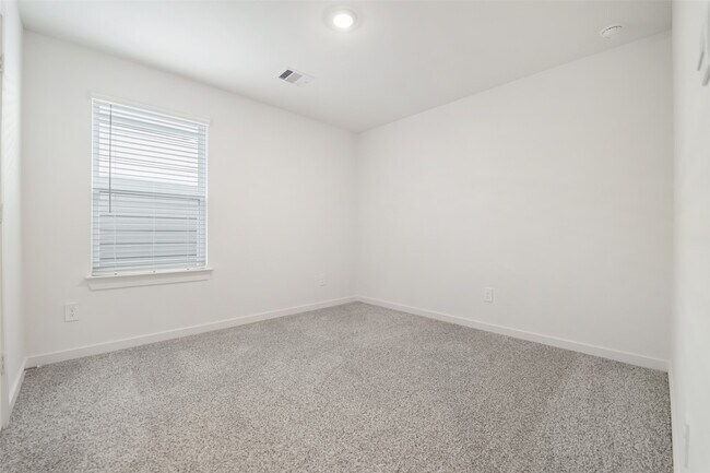 Building Photo - 3511 Shearwater St