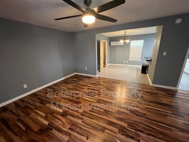 Building Photo - 3441 Piney Woods Ave