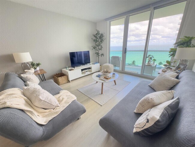 Building Photo - 3901 S Ocean Dr