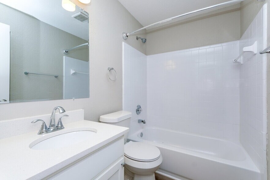 Building Photo - 2021 Lori Ann St