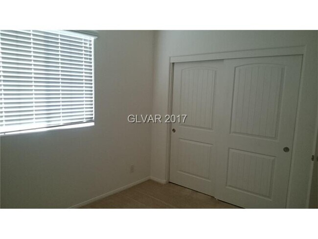 Building Photo - 65 Sertata Ct