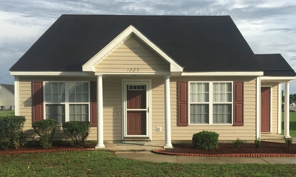 Building Photo - 1225 Centipede Dr