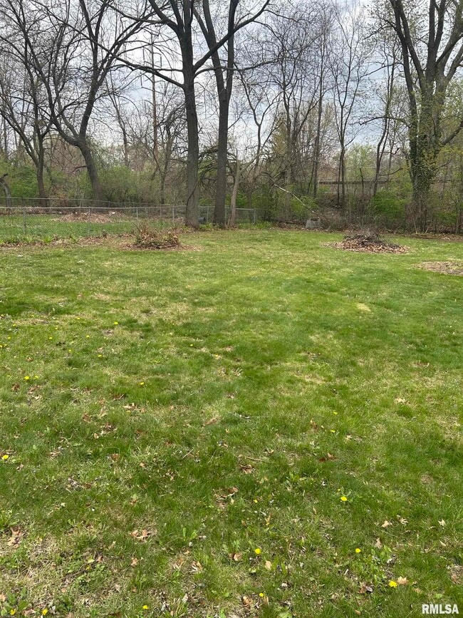 Building Photo - 5106 N Glen Elm Dr