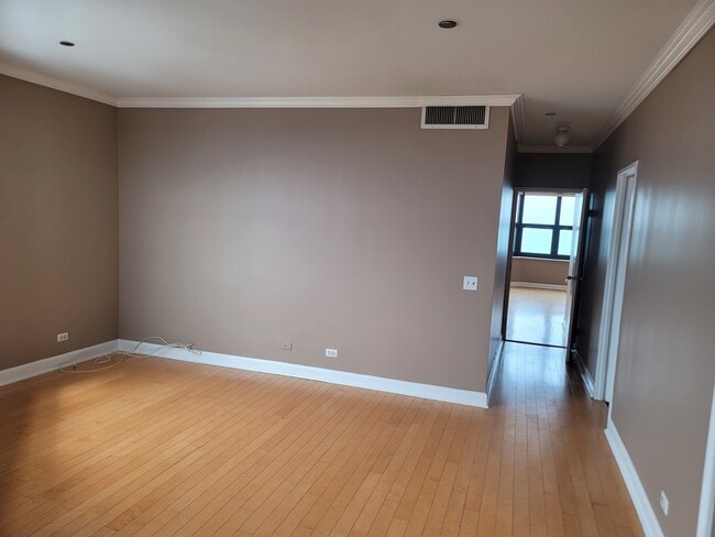 Building Photo - 3660 N Lake Shore Dr