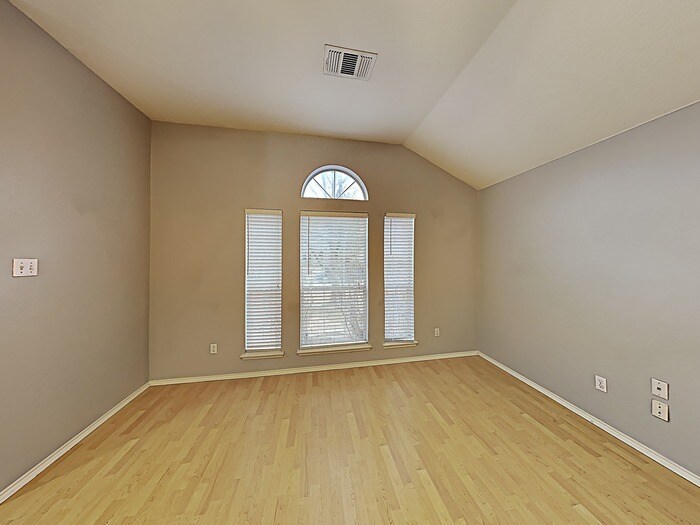 Building Photo - 623 Jamie Ln