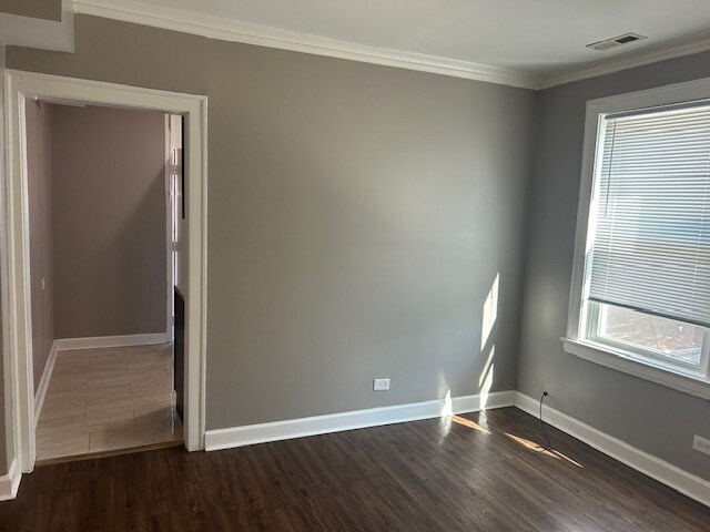 Building Photo - 2037 N Kildare Ave
