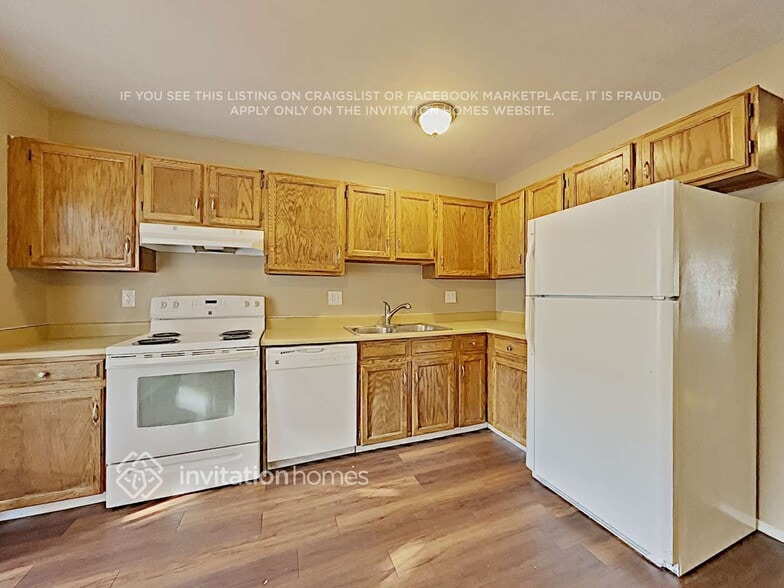 Building Photo - 17681 E Loyola Dr