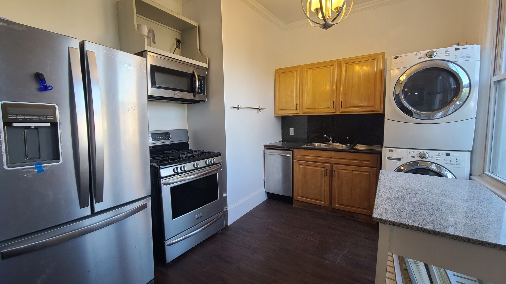 Building Photo - 476 GREGORY Ave