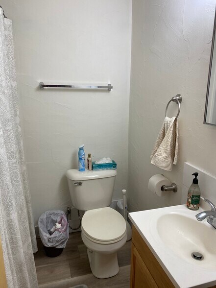 Bathroom - 423 W Doty St