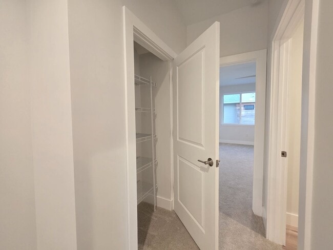 Building Photo - FOR RENT 3 bed, 3.5 bath, 3 level brand new condo