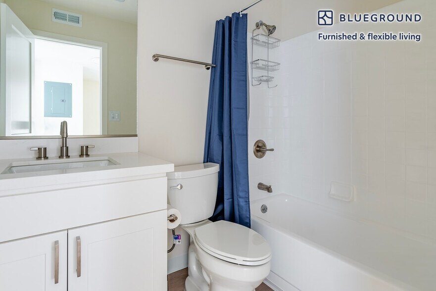 Building Photo - 2721 Midtown Ct