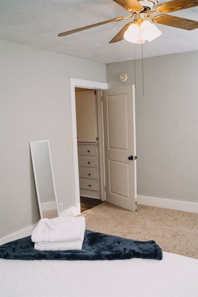 Building Photo - Beautiful Historic 2 Bed 1 Bath Duplex in the Plaza District!!