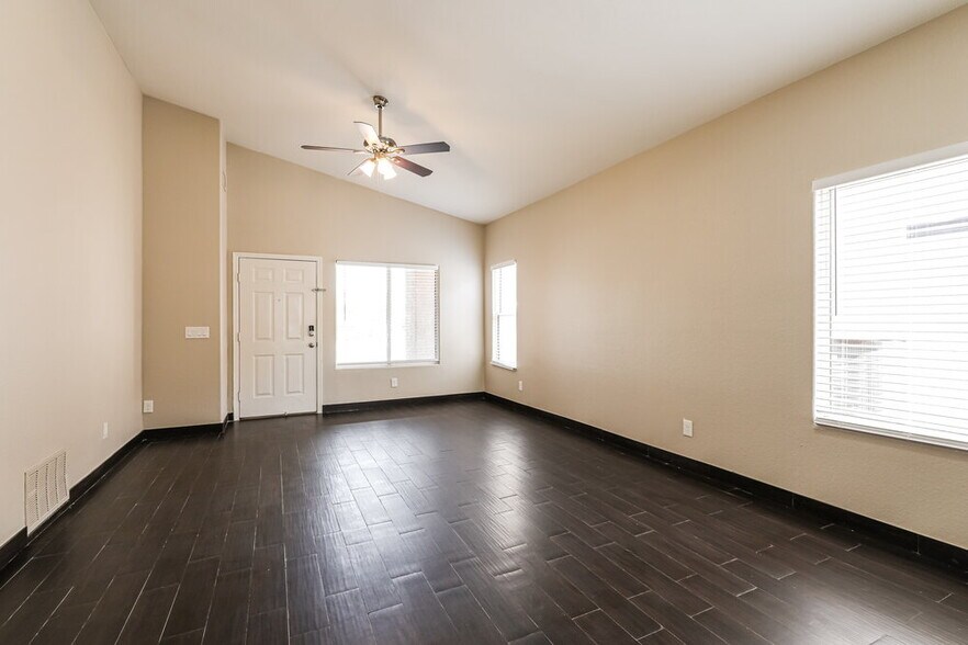 Building Photo - 9204 E Muleshoe St