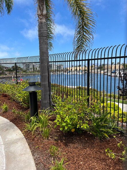 Building Photo - 1901 S Victoria Ave