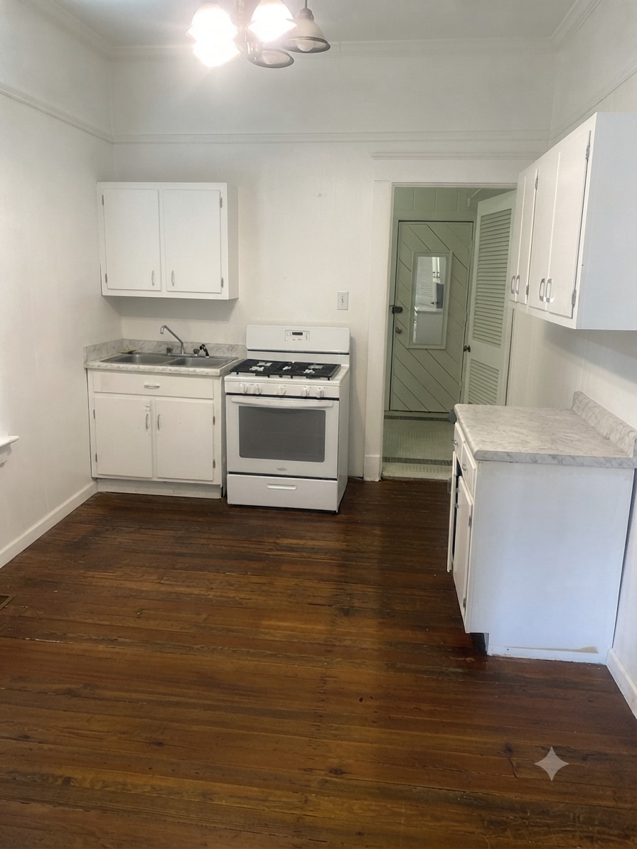 Kitchen - 2096 Court Ave