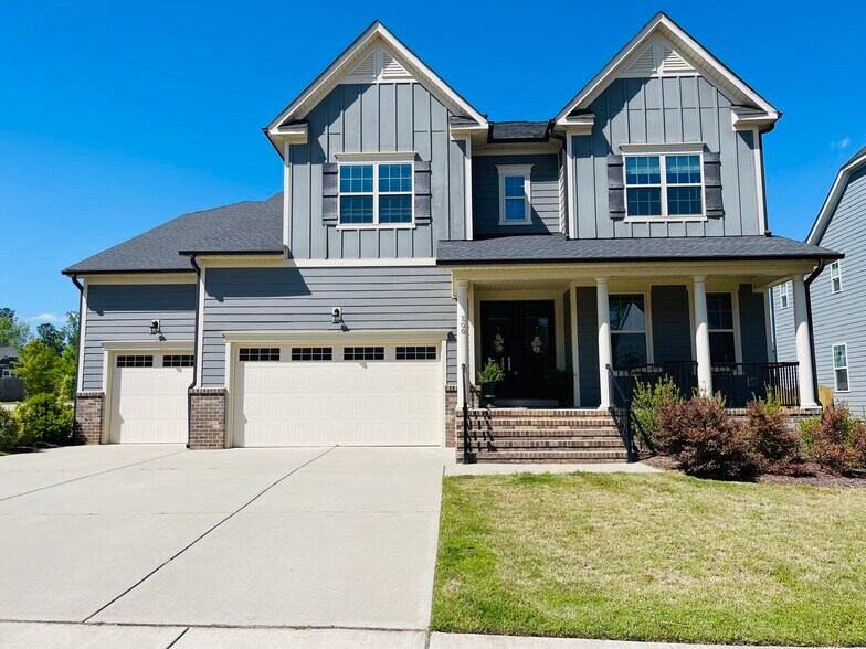 Primary Photo - 200 Mystic Quartz Ln