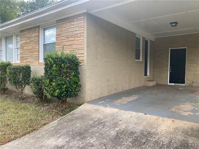 Building Photo - 2493 Miriam Ln