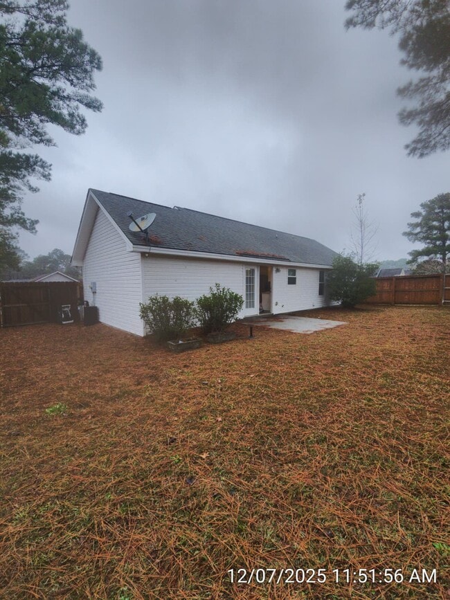 Building Photo - 323 Aubrey Ave