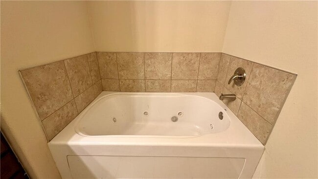 Building Photo - 630 Lasso Ln