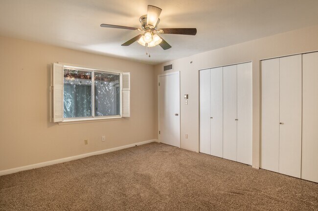 Building Photo - 2921 Valle Vista
