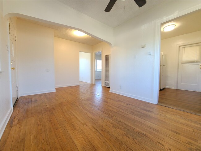 Building Photo - 1607 Clay St
