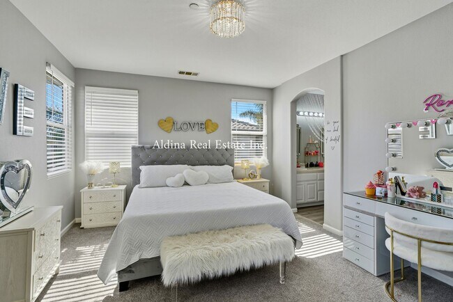 Building Photo - Monte Bella Community