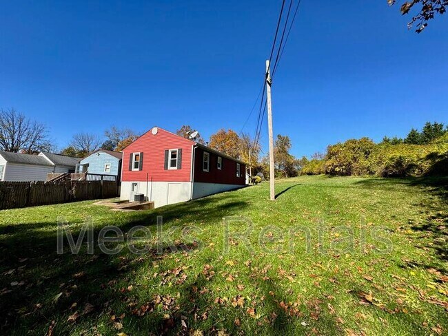 Building Photo - 1987 McVeigh Ave