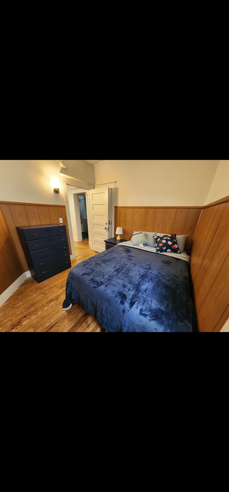 Bedroom 1 - 10 Barclay St