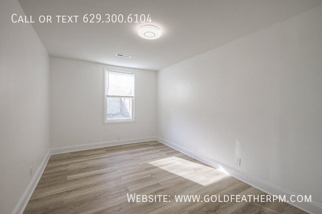 Building Photo - 1707 17th Ave N