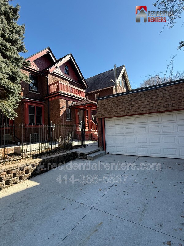 Building Photo - 1155 N 21st St