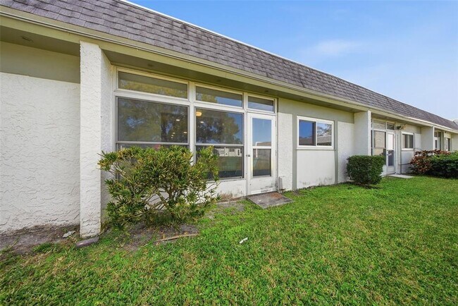 Building Photo - 4651 Lake Villa Dr