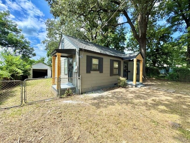 Building Photo - 845 Gracewood St