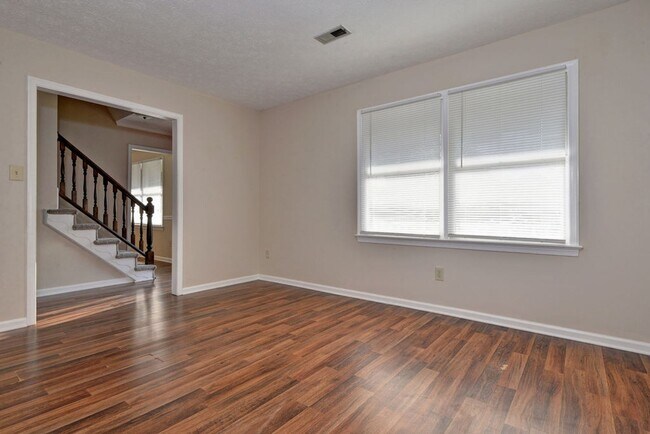 Building Photo - Spacious single family home in Westview Lakes.