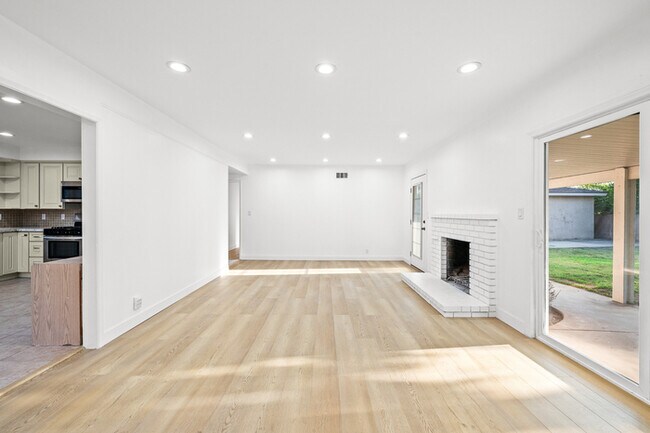 Building Photo - Spacious 4BR 2BA Home in Prime Glendora