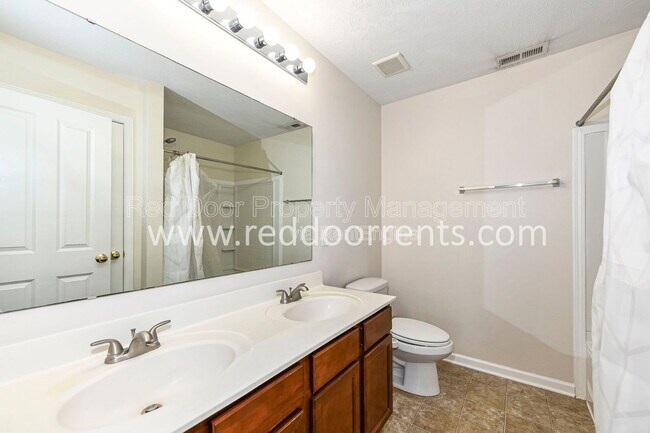 Building Photo - 13340 W Golden Gate Dr