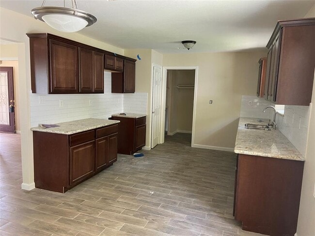 Building Photo - 3329 Longhorn Dr