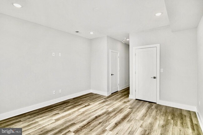 Building Photo - Brand New Luxury Apartments