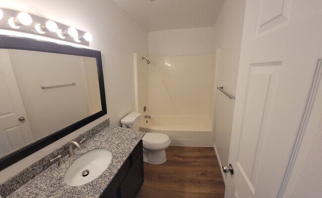 Building Photo - 1901 Nancy Ct