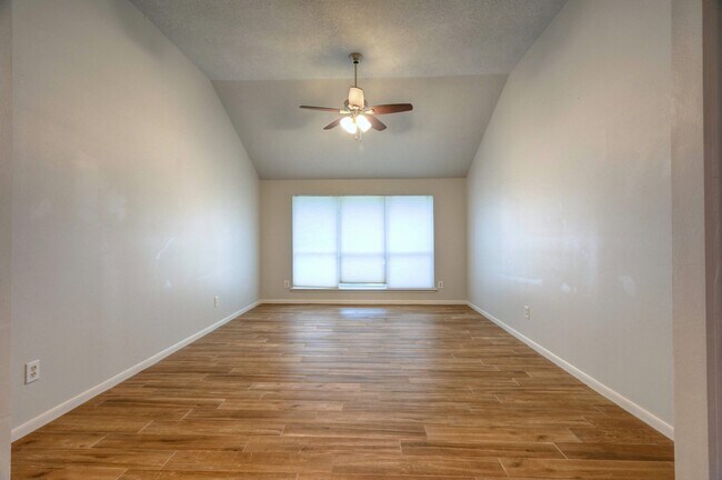 Building Photo - 15 White Bark Pl