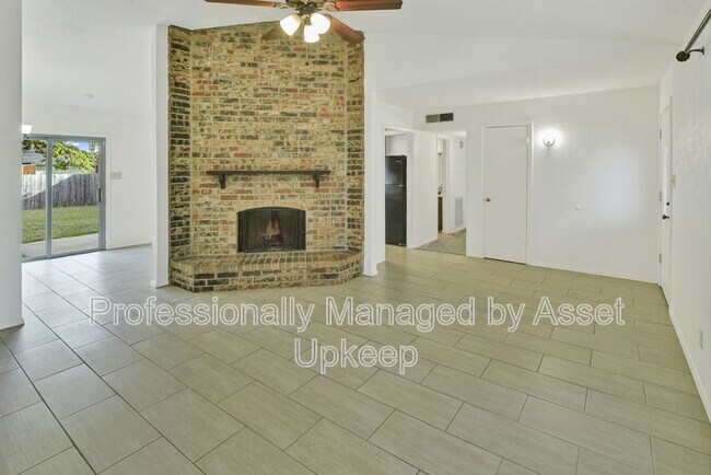 Building Photo - 1306 Clearview Dr