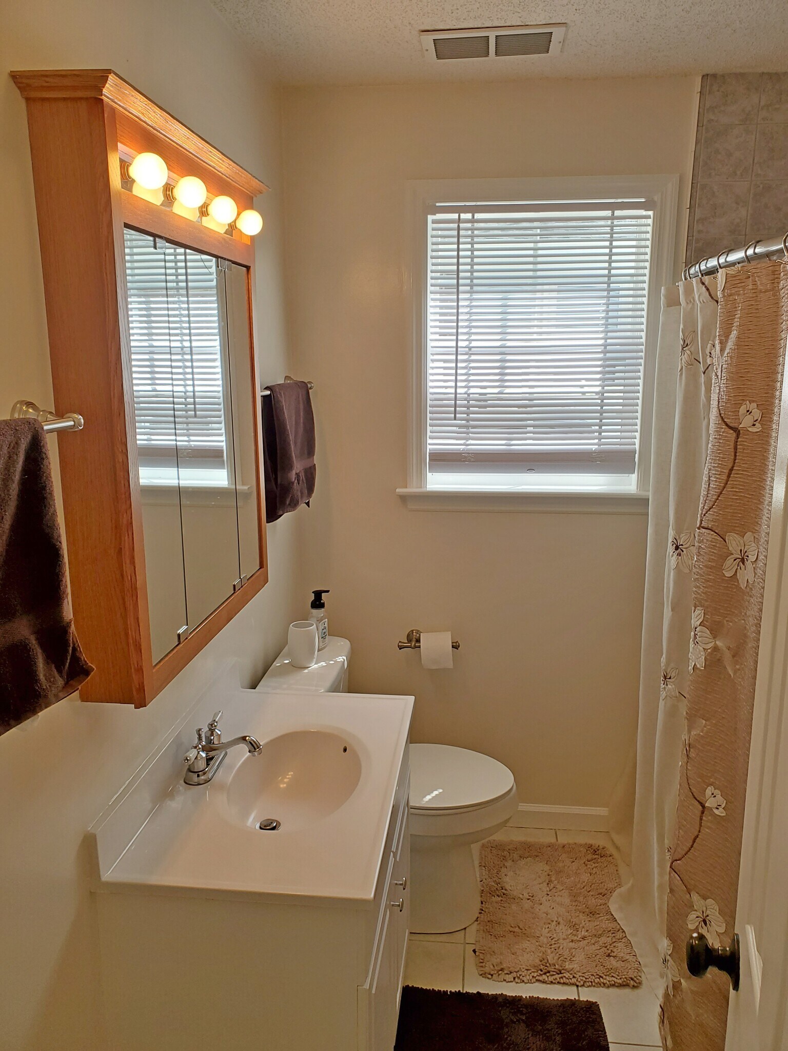 Building Photo - 1730 Pinckney Park Dr