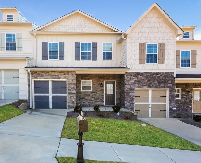 Building Photo - 203 Riley Cir