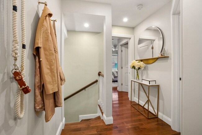 Building Photo - 16 Follen St