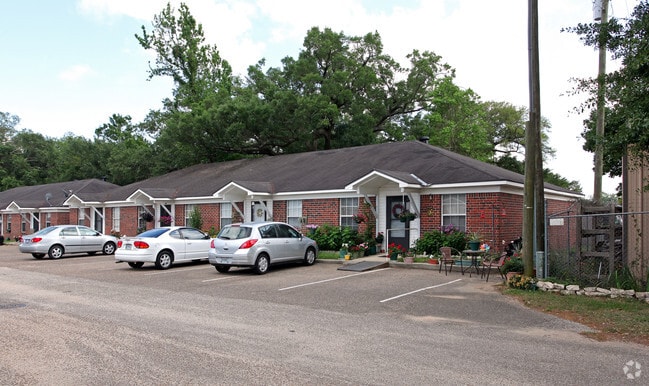Building Photo - Oak Breeze Apartments