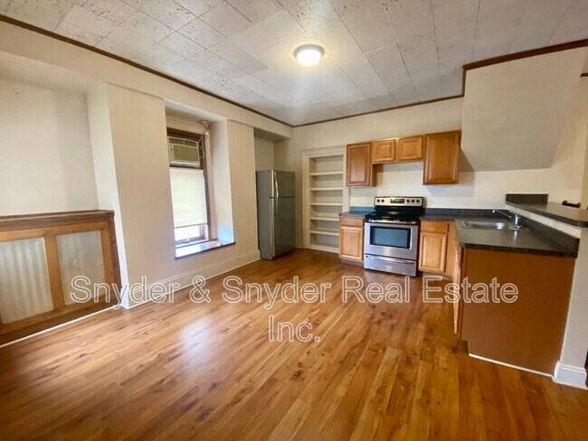Building Photo - 777 W Market St