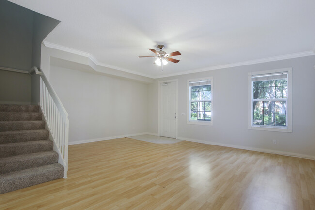 Building Photo - 3057 E Community Dr