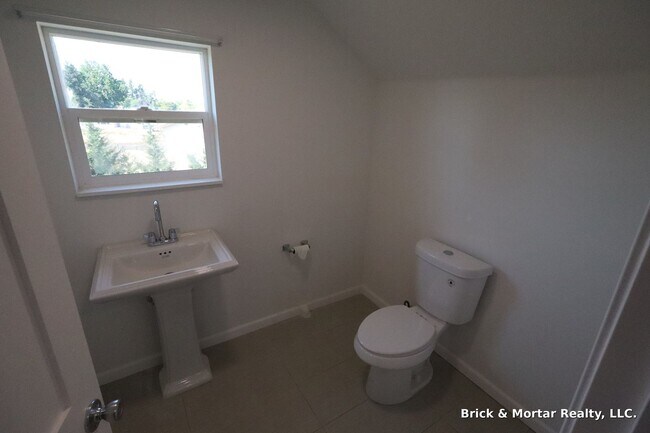 Building Photo - 9384 Golf Club Rd SE