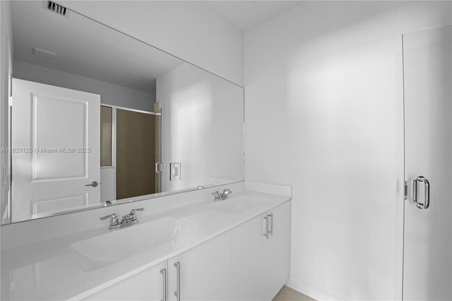Building Photo - 124 SW 184th Way