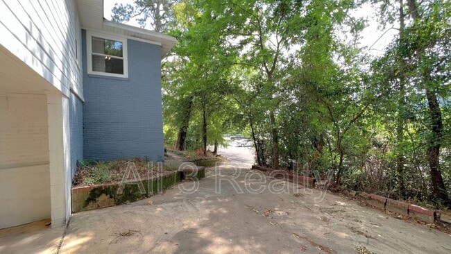 Building Photo - 3505 Pelzer Ave